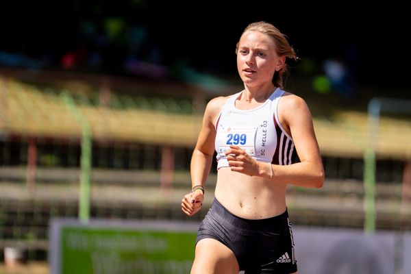 Ann-Christin Opitz (SC Melle 03) ueber 5000m am 03.07.2022 waehrend den NLV+BLV Leichtathletik-Landesmeisterschaften im Jahnstadion in Goettingen (Tag 1)